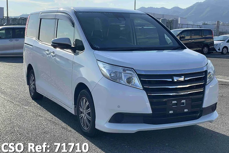 Toyota / Noah 2016